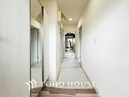 居住者の帰り、訪れる方を優しく迎えてくれる玄関です。