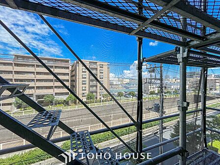開放的で気持ちの良い眺望と青い空を満喫できます。