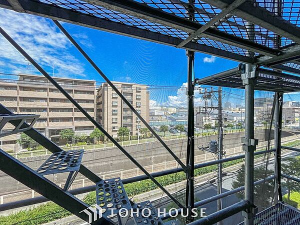 開放的で気持ちの良い眺望と青い空を満喫できます。