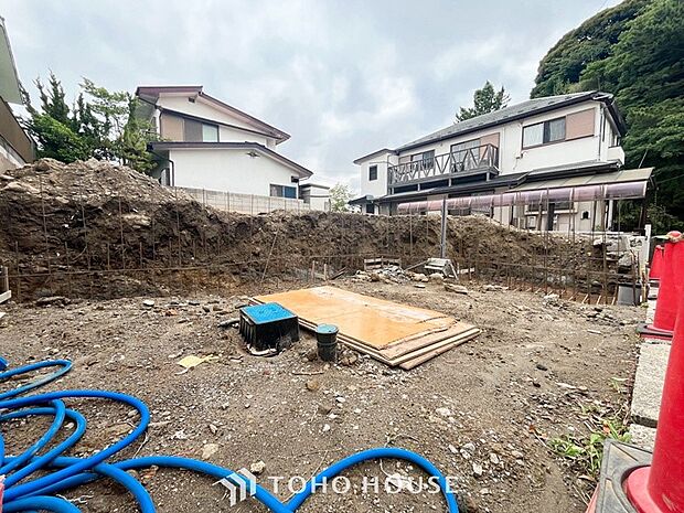 風を感じ解放感あふれる光に満ちた住まい。