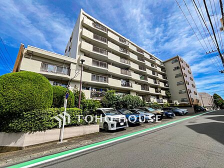 時代の流れに惑わされないシックなカラートーンで街並みに溶け込む外観。