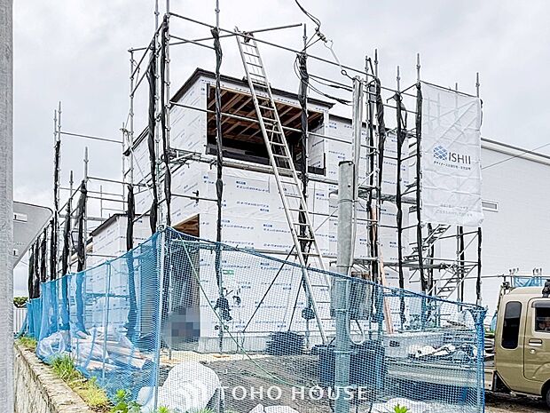 閑静な住宅街の一角、ひと時のくつろぎが生まれ、ゆっくりと愛着が育まれていきます。