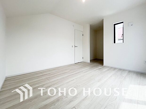1日の疲れを癒し、心地よく寛げるようゆったりとした広さを確保しています。