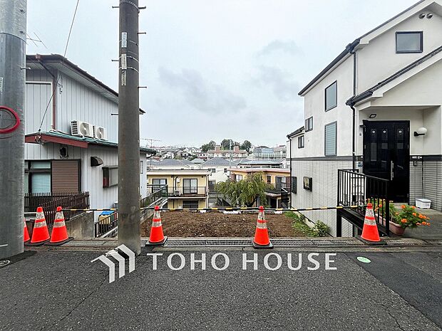 閑静な住宅地で小さなお子様がいるご家族にも安心な住環境が魅力です。
