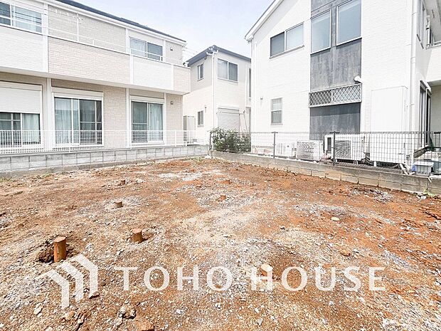 爽やかな青空の下に贅沢なほどに降り注ぐ陽光、豊かな居住性と、クオリティが見事に調和した住空間。