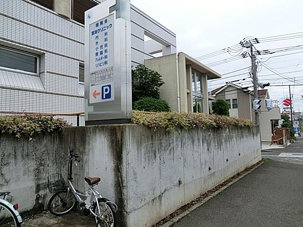 診療科目は内科、小児科、外科。駐車場8台完備ですのでお車での来院も安心です。