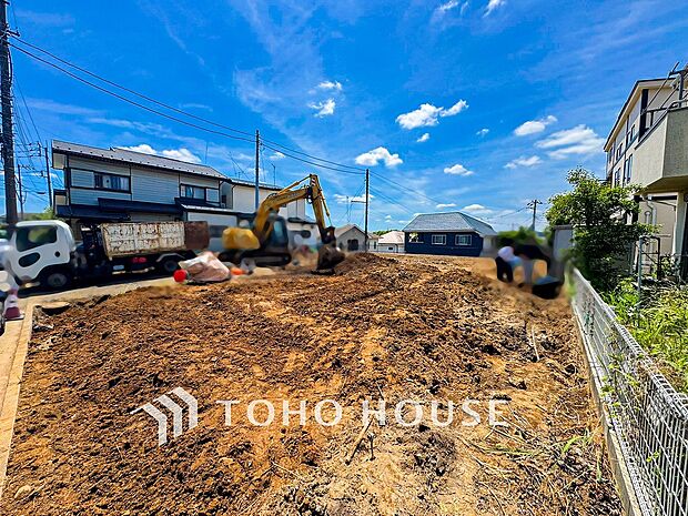 閑静な住宅街の陽当りに恵まれた土地で寛ぎに満ちた生活を。