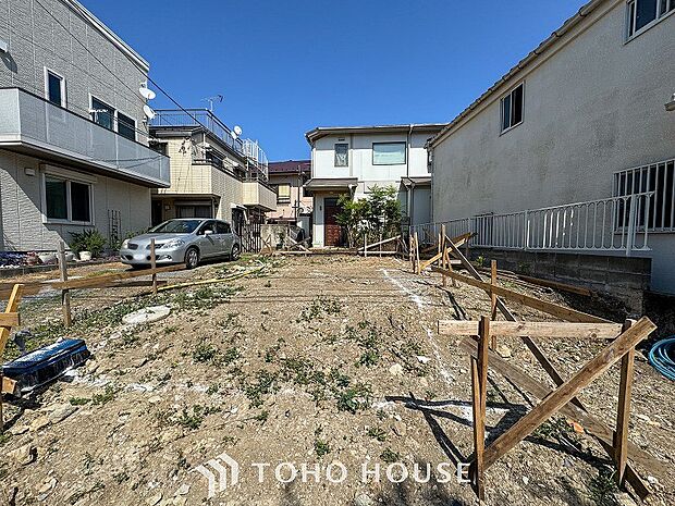 閑静な住宅街の一角、ひと時のくつろぎが生まれ、ゆっくりと愛着が育まれていきます。