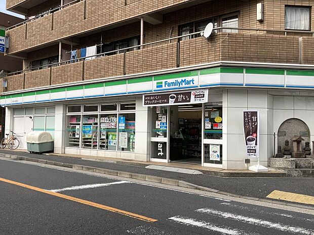 24時間営業ですので、急な買い物に便利です。