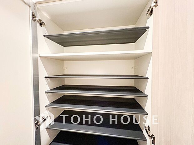 空間を余すところなく有効利用した収納は生活空間をより上質なものにしてくれるでしょう。