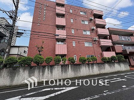 時代の流れに惑わされないシックなカラートーンで街並みに溶け込む外観。