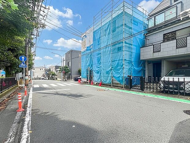 風を感じ青い空から太陽の恵みを感じる温もり溢れる佇まい。