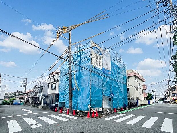 閑静な住宅街の一角、ひと時のくつろぎが生まれ、ゆっくりと愛着が育まれていきます。