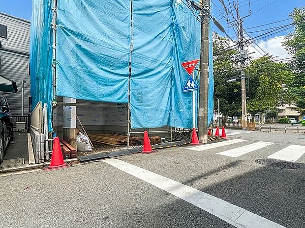 大切なお車を雨や風から守ってくれるビルトイン車庫付です。