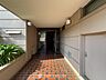 玄関：住む人や訪れる人やさしくエスコートする玄関アプローチ。