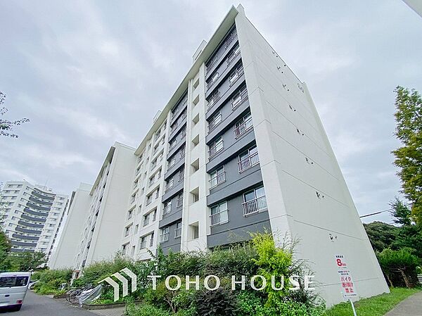 時代の流れに惑わされないシックなカラートーンで街並みに溶け込む外観。