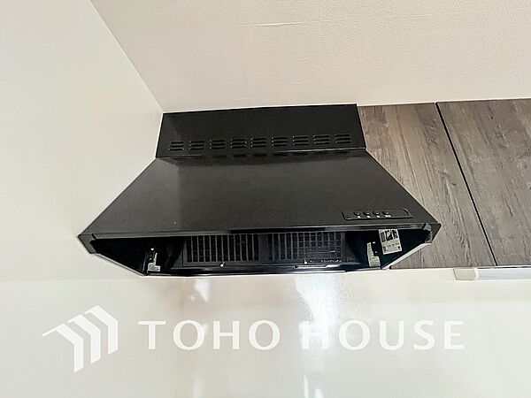 換気扇に比べ、煙や臭いを集める能力が高いレンジフードは、日々のお手入れが楽なのも魅力の一つ。