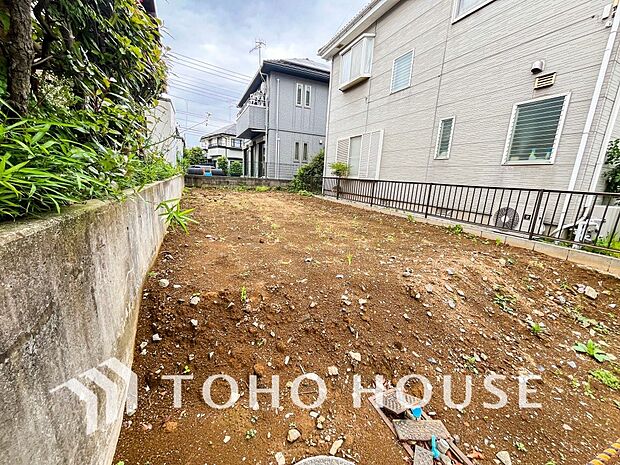閑静な住宅地で小さなお子様がいるご家族にも安心な住環境が魅力です。