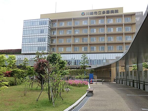 川崎市3つ目の市立病院として、聖マリアンナ医科大学が管理運営を行う病院です。