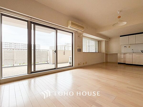 ここにはみんなが集い、食事と楽しい会話が始まるスペース。