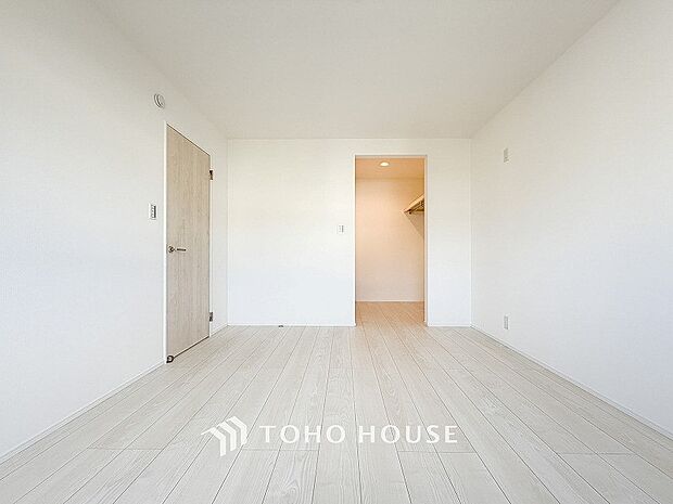 収納スペースもあり、生活しやすい居住スペースです。