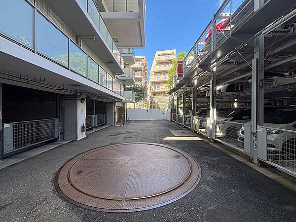 敷地内に駐車スペースがあると、日々の暮らしのをスムーズに運ぶ事が出来ます。
