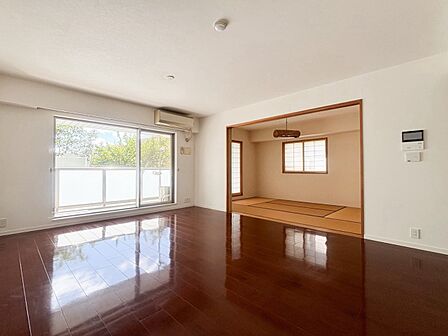 空気感という居心地の良いBGMは、暮らしのステージを彩り、心のやすらぎと満足感を与えてくれます。