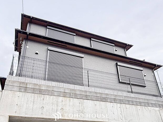 風を感じ青い空から太陽の恵みを感じる温もり溢れる佇まい。