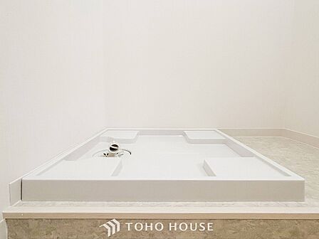 洗濯機を配置しても十分なスペースを確保しております。