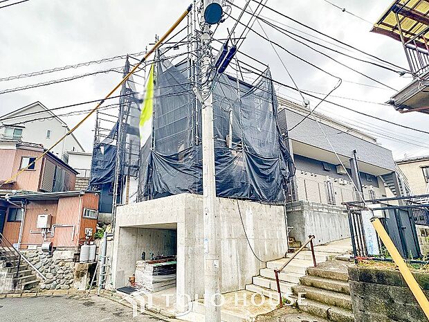 表現された空間は豊かな光と風を纏い、暮らしの時間を豊かにしてくれます。