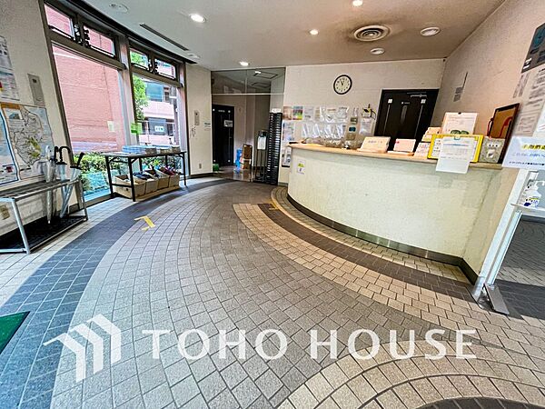 明るく開放感あるロビーは日常のオン・オフを切り替えてくれる大切な空間です。