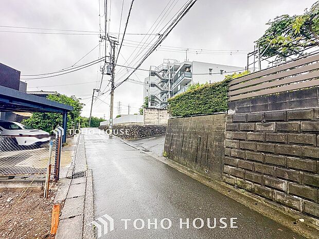空に手が届きそうなほど視界が開けて開放感がありますね。  