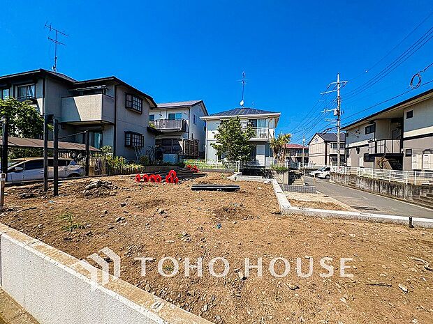 閑静な住宅街の一角、ひと時のくつろぎが生まれ、ゆっくりと愛着が育まれていきます。
