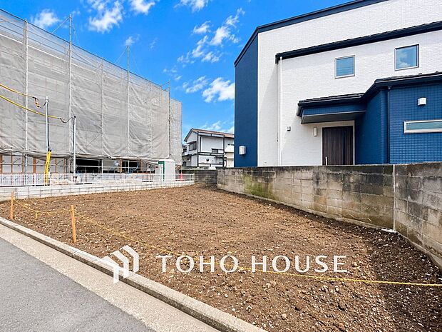 閑静な住宅街の一角、ひと時のくつろぎが生まれ、ゆっくりと愛着が育まれていきます。