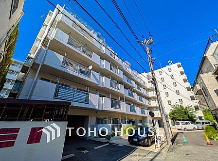 時代の流れに惑わされないシックなカラートーンで街並みに溶け込む外観。