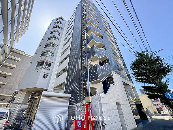 時代の流れに惑わされないシックなカラートーンで街並みに溶け込む外観。