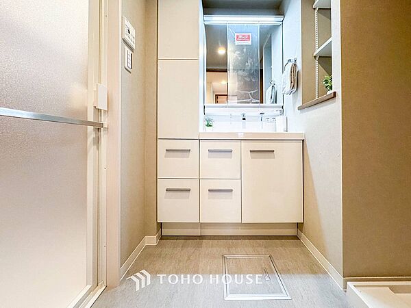 ご家族の1日が始まり、1日の終わりを締めくくる洗面空間。