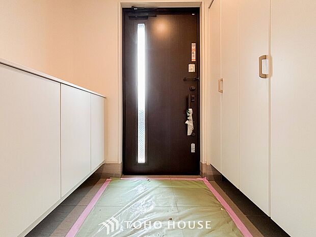 居住者の帰り、訪れる方を優しく迎えてくれる玄関です。
