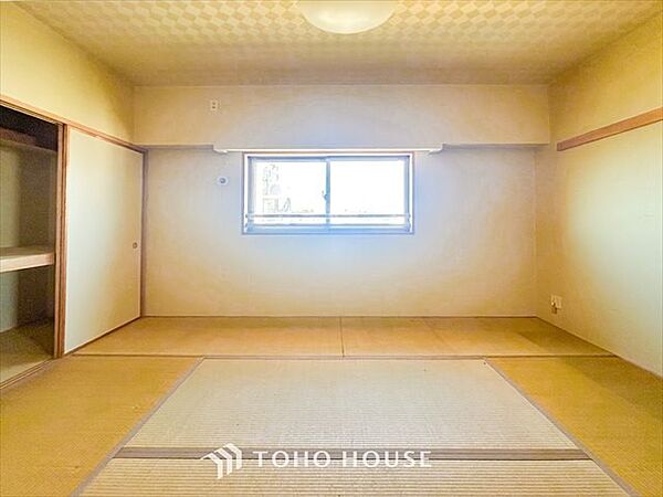 来客時や一息つきたいときなどに利用できる用途多様な空間です。