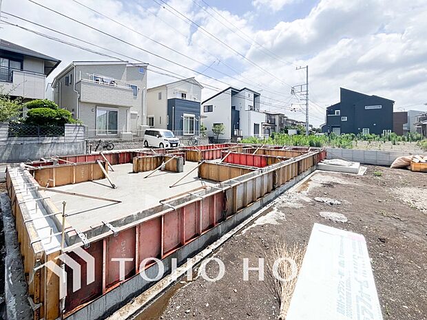 閑静な住宅街の一角、ひと時のくつろぎが生まれ、ゆっくりと愛着が育まれていきます。