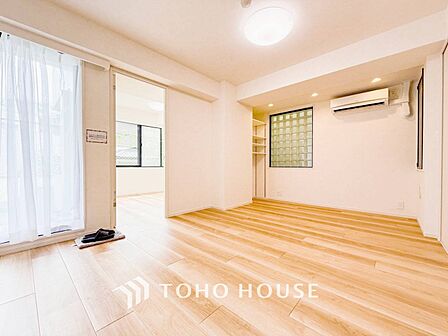 落ち着いた雰囲気に包まれた伸びやかな空間で、ゆったりと家族団らんの時間を過ごせます。