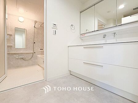 ご家族の1日が始まり、1日の終わりを締めくくる洗面空間。