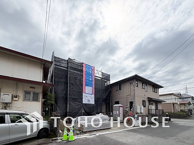 閑静な住宅街の一角、ひと時のくつろぎが生まれ、ゆっくりと愛着が育まれていきます。