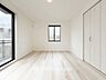 子供部屋：採光もアクセントの一つとして。プライベートルームにはやさしい光が射し込んでいます。
