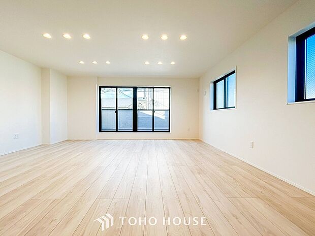 太陽の恵みを一気に受けた明るくあたたかいお住まい。吹きぬける風を感じながら爽やかで風通しの良い暮らし。
