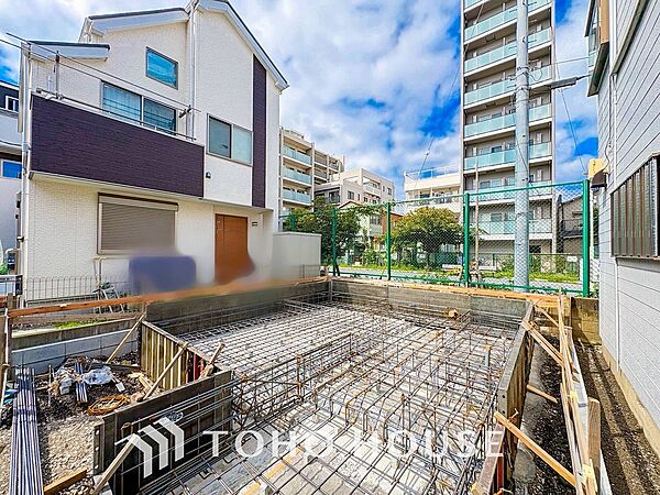閑静な住宅街の陽当りに恵まれた土地で寛ぎに満ちた生活を。