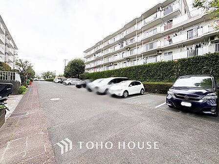 敷地内に駐車スペースがあると、日々の暮らしのをスムーズに運ぶ事が出来ます。