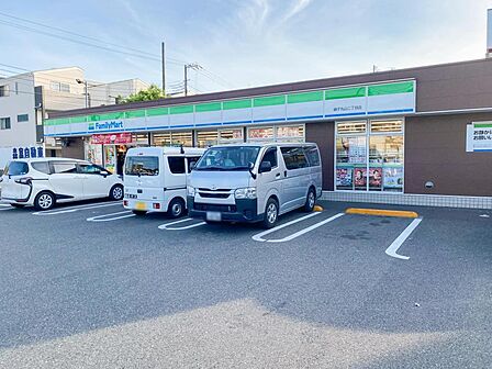 24時間営業ですので、急な買い物に便利です。