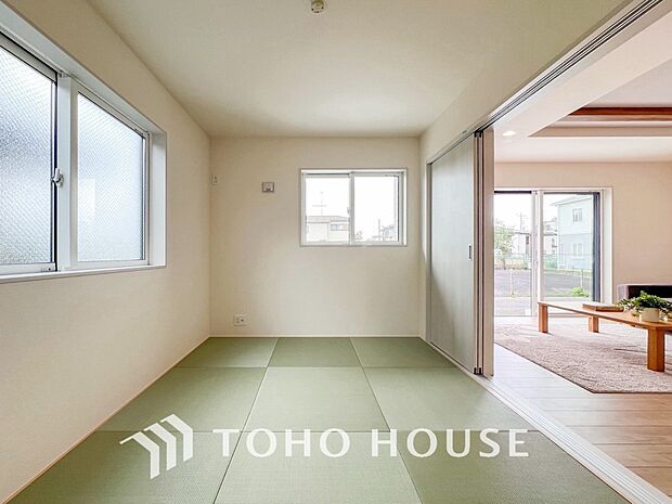 来客時や一息つきたいときなどに利用できる用途多様な空間です。