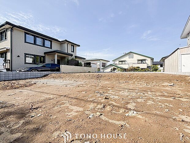 閑静な住宅街の陽当りに恵まれた土地で寛ぎに満ちた生活を。
